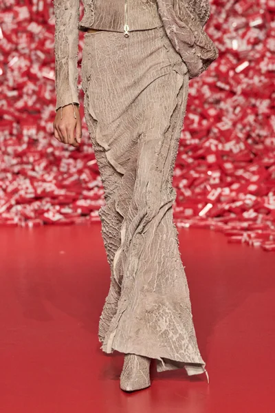 Look 60